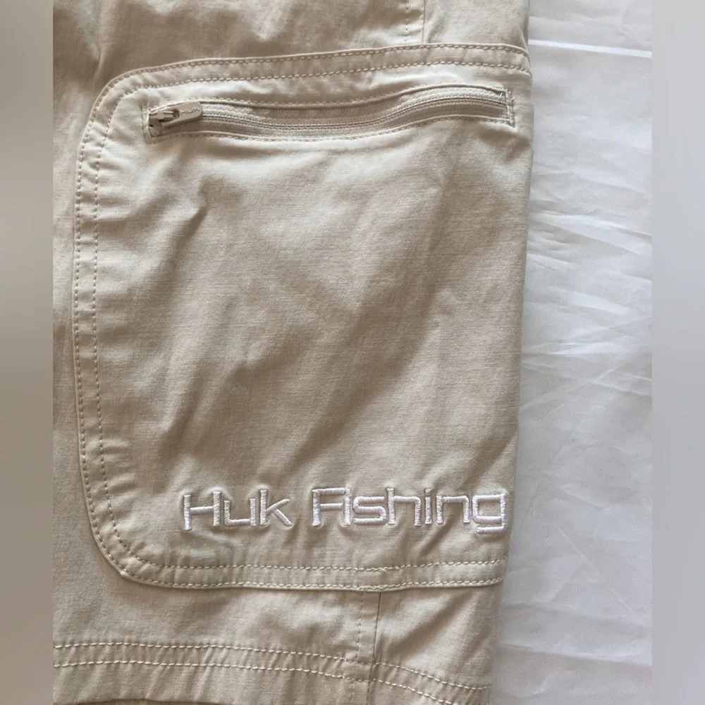 HUK Next Level Performance Fishing Shorts 10.5”Inseam Khaki Tan Cargo Size Large